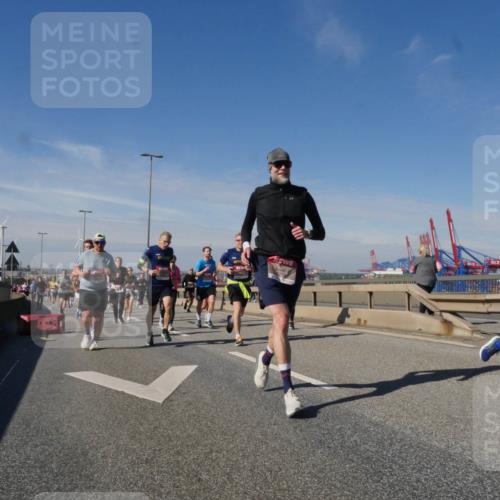03.10.2025 - Köhlbrandbrückenlauf Matties Gatica Varas http://msf.ph/oto/8993050 03.10.2025 12:45:31 Position 2 779 meine-sportfotos.de