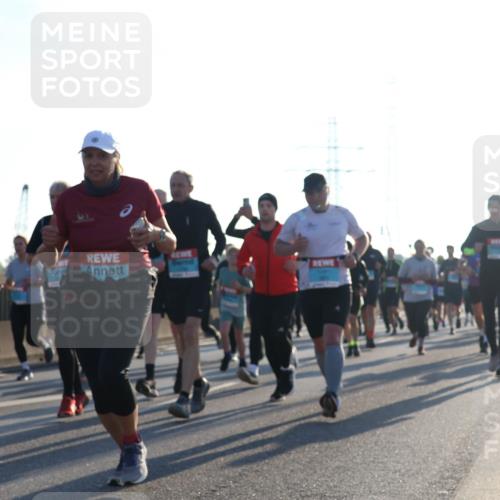 03.10.2025 - Köhlbrandbrückenlauf Luisa Fischer http://msf.ph/oto/8993052 03.10.2025 10:18:59 Position 3  meine-sportfotos.de
