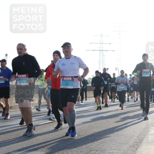 03.10.2025 - Köhlbrandbrückenlauf Luisa Fischer http://msf.ph/oto/8993060 03.10.2025 10:18:59 Position 3 1786, 3815, 1 meine-sportfotos.de