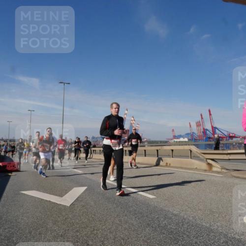 03.10.2025 - Köhlbrandbrückenlauf Matties Gatica Varas http://msf.ph/oto/8993087 03.10.2025 12:45:35 Position 2 612, 4568 meine-sportfotos.de