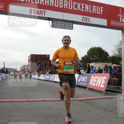 03.10.2025 - Köhlbrandbrückenlauf Yannick Fuchs http://msf.ph/oto/8993091 03.10.2025 16:03:51 Ziel 7811, 7862, 9405, 9473, 9672, 9730, 9746 meine-sportfotos.de
