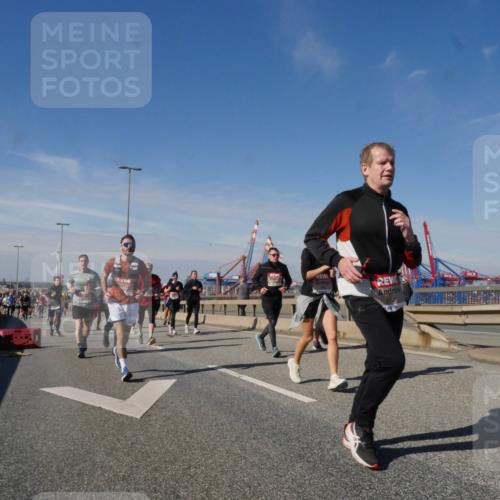 03.10.2025 - Köhlbrandbrückenlauf Matties Gatica Varas http://msf.ph/oto/8993095 03.10.2025 12:45:36 Position 2 118 meine-sportfotos.de