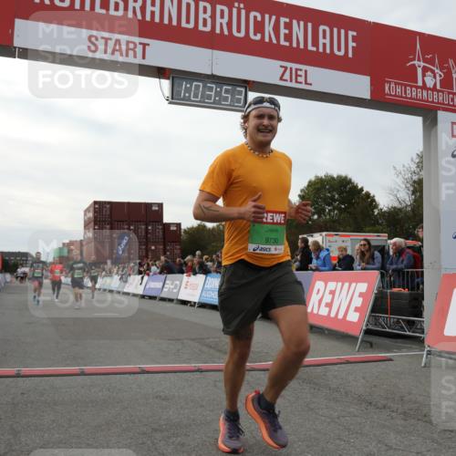 03.10.2025 - Köhlbrandbrückenlauf Yannick Fuchs http://msf.ph/oto/8993098 03.10.2025 16:03:52 Ziel 7811, 7862, 9405, 9473, 9672, 9730, 9746 meine-sportfotos.de