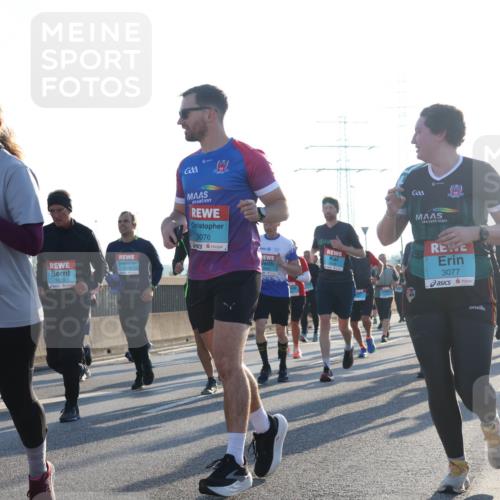 03.10.2025 - Köhlbrandbrückenlauf Luisa Fischer http://msf.ph/oto/8993108 03.10.2025 10:19:04 Position 3 3146, 3076, 1719, 1803, 3077 meine-sportfotos.de