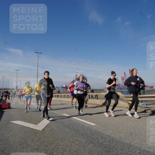 03.10.2025 - Köhlbrandbrückenlauf Matties Gatica Varas http://msf.ph/oto/8993128 03.10.2025 12:45:40 Position 2 118 meine-sportfotos.de