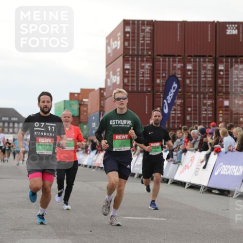 03.10.2025 - Köhlbrandbrückenlauf Yannick Fuchs http://msf.ph/oto/8993132 03.10.2025 16:03:53 Ziel 7257, 7811, 7862, 9405, 9473, 9672, 9730, 9744, 9746 meine-sportfotos.de