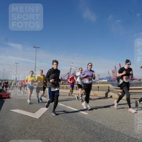 03.10.2025 - Köhlbrandbrückenlauf Matties Gatica Varas http://msf.ph/oto/8993133 03.10.2025 12:45:40 Position 2  meine-sportfotos.de