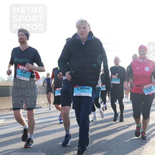 03.10.2025 - Köhlbrandbrückenlauf Luisa Fischer http://msf.ph/oto/8993134 03.10.2025 10:19:06 Position 3 3049, 3048, 1372, 1892, 2943, 1954, 1 meine-sportfotos.de
