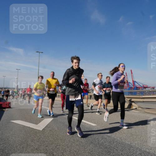 03.10.2025 - Köhlbrandbrückenlauf Matties Gatica Varas http://msf.ph/oto/8993138 03.10.2025 12:45:41 Position 2  meine-sportfotos.de