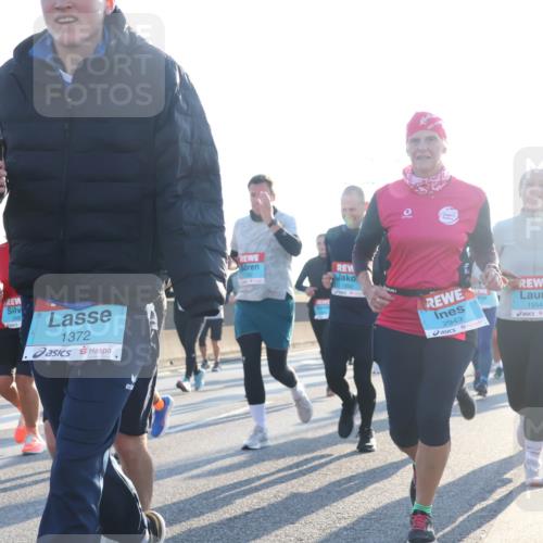 03.10.2025 - Köhlbrandbrückenlauf Luisa Fischer http://msf.ph/oto/8993141 03.10.2025 10:19:07 Position 3 3, 10, 1372, 1954, 2943 meine-sportfotos.de