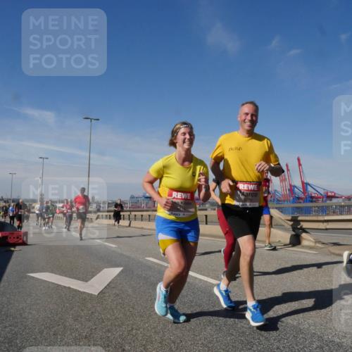 03.10.2025 - Köhlbrandbrückenlauf Matties Gatica Varas http://msf.ph/oto/8993147 03.10.2025 12:45:42 Position 2 5673 meine-sportfotos.de