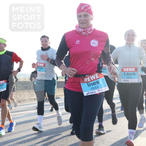 03.10.2025 - Köhlbrandbrückenlauf Luisa Fischer http://msf.ph/oto/8993149 03.10.2025 10:19:08 Position 3 3486, 1782, 2943, 88, 1954, 1 meine-sportfotos.de