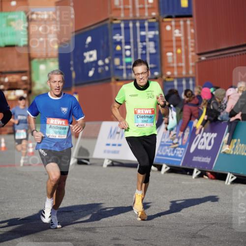03.10.2025 - Köhlbrandbrückenlauf Michael Burmester http://msf.ph/oto/8993150 03.10.2025 09:53:25 Ziel 3078, 3226, 3262, 3299, 3704 meine-sportfotos.de