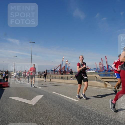 03.10.2025 - Köhlbrandbrückenlauf Matties Gatica Varas http://msf.ph/oto/8993155 03.10.2025 12:45:43 Position 2  meine-sportfotos.de