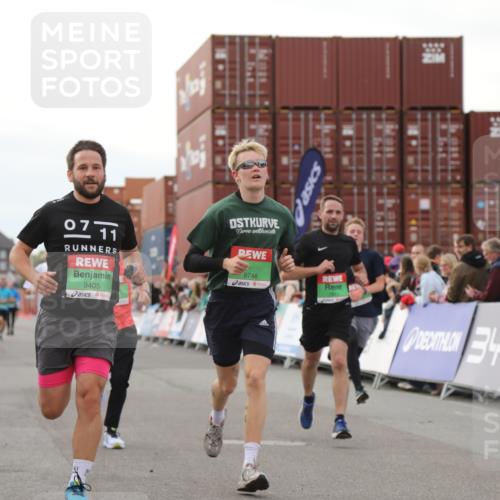 03.10.2025 - Köhlbrandbrückenlauf Yannick Fuchs http://msf.ph/oto/8993160 03.10.2025 16:03:53 Ziel 7257, 7811, 7862, 9405, 9473, 9672, 9730, 9744, 9746 meine-sportfotos.de
