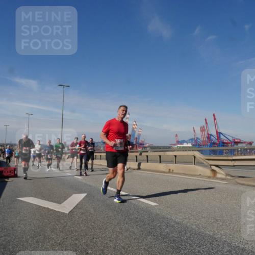 03.10.2025 - Köhlbrandbrückenlauf Matties Gatica Varas http://msf.ph/oto/8993173 03.10.2025 12:45:45 Position 2 118 meine-sportfotos.de