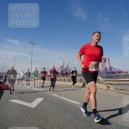 03.10.2025 - Köhlbrandbrückenlauf Matties Gatica Varas http://msf.ph/oto/8993181 03.10.2025 12:45:46 Position 2 4468, 118 meine-sportfotos.de