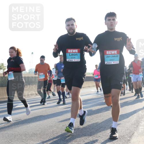 03.10.2025 - Köhlbrandbrückenlauf Luisa Fischer http://msf.ph/oto/8993188 03.10.2025 10:19:11 Position 3 3206, 3207 meine-sportfotos.de