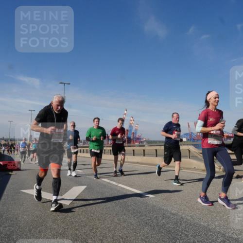 03.10.2025 - Köhlbrandbrückenlauf Matties Gatica Varas http://msf.ph/oto/8993196 03.10.2025 12:45:48 Position 2  meine-sportfotos.de