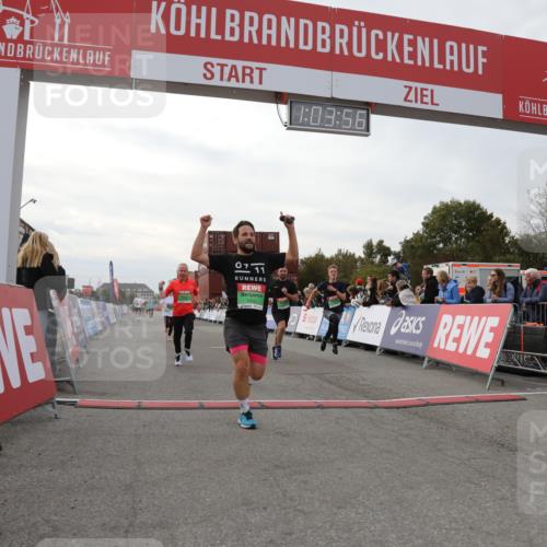 03.10.2025 - Köhlbrandbrückenlauf Yannick Fuchs http://msf.ph/oto/8993197 03.10.2025 16:03:54 Ziel 7257, 7811, 7862, 9405, 9473, 9672, 9730, 9744, 9746 meine-sportfotos.de