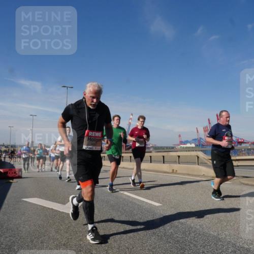 03.10.2025 - Köhlbrandbrückenlauf Matties Gatica Varas http://msf.ph/oto/8993202 03.10.2025 12:45:49 Position 2 4487 meine-sportfotos.de