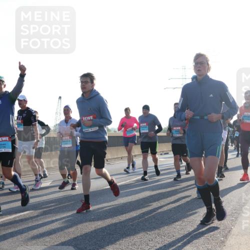 03.10.2025 - Köhlbrandbrückenlauf Luisa Fischer http://msf.ph/oto/8993203 03.10.2025 10:19:13 Position 3 1593, 3736, 11, 1 meine-sportfotos.de