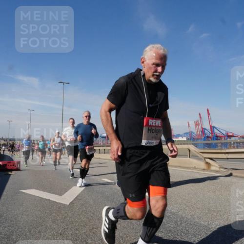 03.10.2025 - Köhlbrandbrückenlauf Matties Gatica Varas http://msf.ph/oto/8993207 03.10.2025 12:45:49 Position 2 4487 meine-sportfotos.de