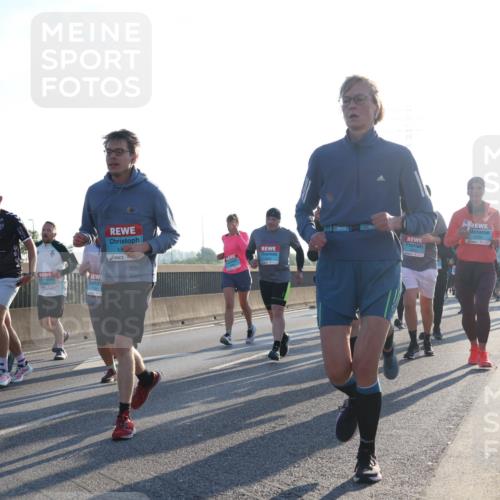 03.10.2025 - Köhlbrandbrückenlauf Luisa Fischer http://msf.ph/oto/8993208 03.10.2025 10:19:13 Position 3 3736, 17, 1 meine-sportfotos.de