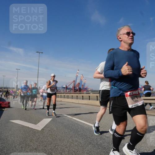 03.10.2025 - Köhlbrandbrückenlauf Matties Gatica Varas http://msf.ph/oto/8993221 03.10.2025 12:45:51 Position 2 4656 meine-sportfotos.de