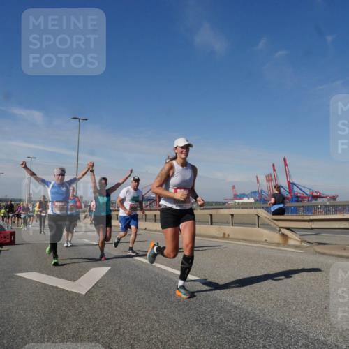 03.10.2025 - Köhlbrandbrückenlauf Matties Gatica Varas http://msf.ph/oto/8993229 03.10.2025 12:45:52 Position 2  meine-sportfotos.de