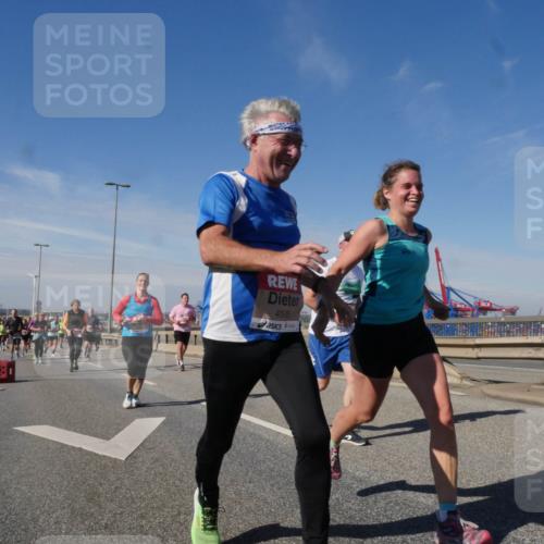 03.10.2025 - Köhlbrandbrückenlauf Matties Gatica Varas http://msf.ph/oto/8993241 03.10.2025 12:45:53 Position 2 4595 meine-sportfotos.de