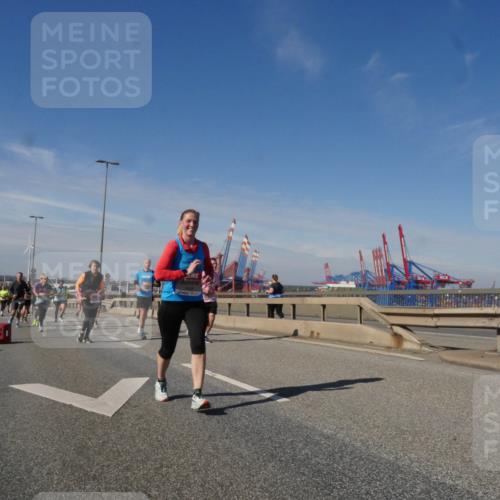 03.10.2025 - Köhlbrandbrückenlauf Matties Gatica Varas http://msf.ph/oto/8993248 03.10.2025 12:45:54 Position 2 118 meine-sportfotos.de