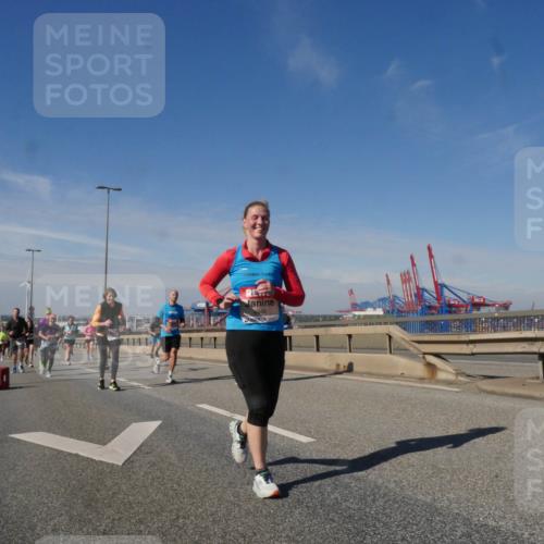 03.10.2025 - Köhlbrandbrückenlauf Matties Gatica Varas http://msf.ph/oto/8993252 03.10.2025 12:45:55 Position 2 4448 meine-sportfotos.de