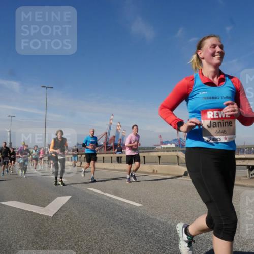 03.10.2025 - Köhlbrandbrückenlauf Matties Gatica Varas http://msf.ph/oto/8993257 03.10.2025 12:45:56 Position 2 4448 meine-sportfotos.de