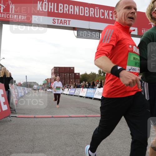 03.10.2025 - Köhlbrandbrückenlauf Yannick Fuchs http://msf.ph/oto/8993261 03.10.2025 16:03:56 Ziel 7257, 7811, 7862, 9405, 9473, 9672, 9744, 9746 meine-sportfotos.de
