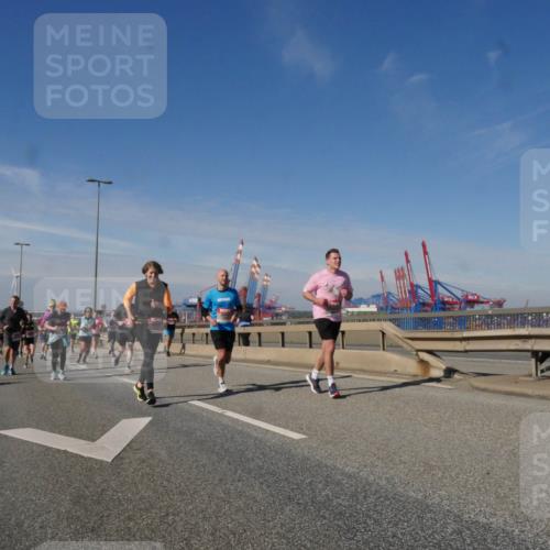 03.10.2025 - Köhlbrandbrückenlauf Matties Gatica Varas http://msf.ph/oto/8993263 03.10.2025 12:45:56 Position 2  meine-sportfotos.de