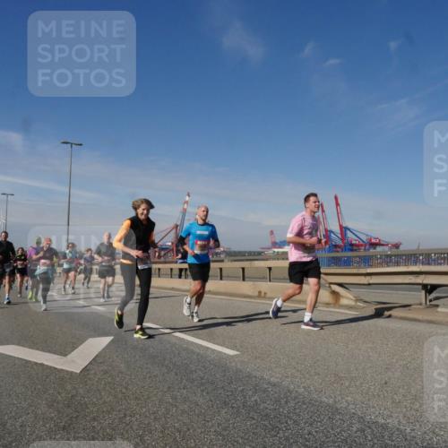 03.10.2025 - Köhlbrandbrückenlauf Matties Gatica Varas http://msf.ph/oto/8993267 03.10.2025 12:45:57 Position 2  meine-sportfotos.de