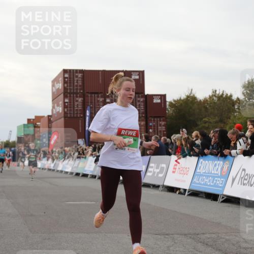 03.10.2025 - Köhlbrandbrückenlauf Yannick Fuchs http://msf.ph/oto/8993269 03.10.2025 16:03:57 Ziel 7257, 7811, 7862, 9405, 9473, 9672, 9744, 9746 meine-sportfotos.de
