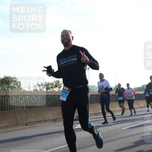 03.10.2025 - Köhlbrandbrückenlauf Luisa Fischer http://msf.ph/oto/8993273 03.10.2025 10:19:19 Position 3 85 meine-sportfotos.de