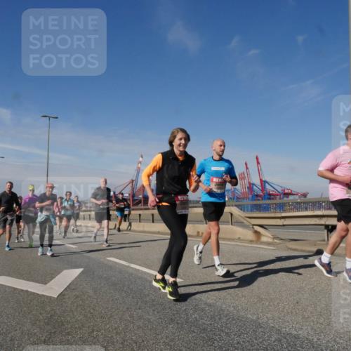 03.10.2025 - Köhlbrandbrückenlauf Matties Gatica Varas http://msf.ph/oto/8993274 03.10.2025 12:45:57 Position 2  meine-sportfotos.de
