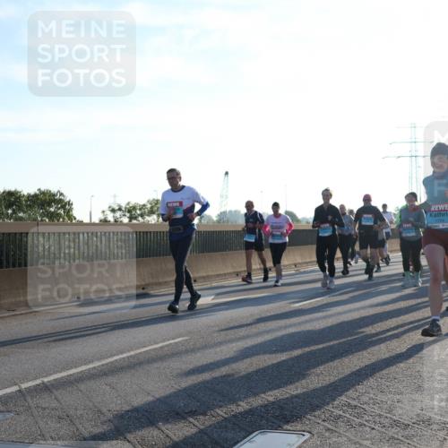 03.10.2025 - Köhlbrandbrückenlauf Luisa Fischer http://msf.ph/oto/8993282 03.10.2025 10:19:20 Position 3 1754 meine-sportfotos.de