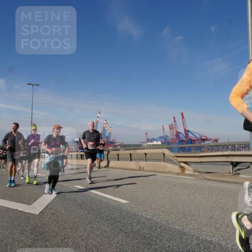 03.10.2025 - Köhlbrandbrückenlauf Matties Gatica Varas http://msf.ph/oto/8993284 03.10.2025 12:45:58 Position 2  meine-sportfotos.de