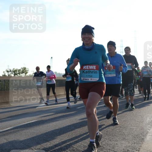 03.10.2025 - Köhlbrandbrückenlauf Luisa Fischer http://msf.ph/oto/8993293 03.10.2025 10:19:21 Position 3 1754, 1752 meine-sportfotos.de