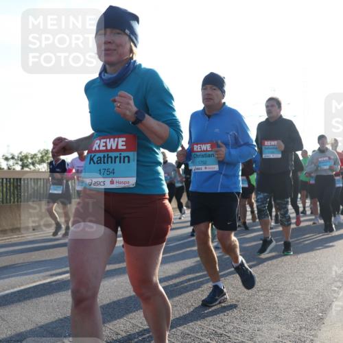 03.10.2025 - Köhlbrandbrückenlauf Luisa Fischer http://msf.ph/oto/8993297 03.10.2025 10:19:22 Position 3 1754, 1752 meine-sportfotos.de