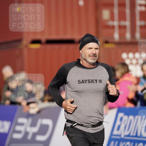 03.10.2025 - Köhlbrandbrückenlauf Michael Burmester http://msf.ph/oto/8993306 03.10.2025 09:54:12 Ziel 1037, 3785 meine-sportfotos.de