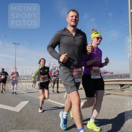 03.10.2025 - Köhlbrandbrückenlauf Matties Gatica Varas http://msf.ph/oto/8993308 03.10.2025 12:46:01 Position 2 4470, 4369, 18 meine-sportfotos.de