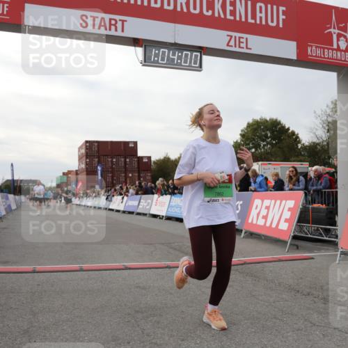 03.10.2025 - Köhlbrandbrückenlauf Yannick Fuchs http://msf.ph/oto/8993310 03.10.2025 16:03:58 Ziel 7257, 7281, 7811, 7862, 9405, 9473, 9672, 9744, 9746 meine-sportfotos.de