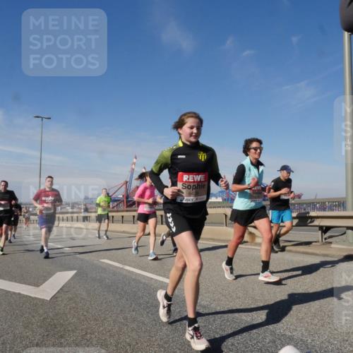 03.10.2025 - Köhlbrandbrückenlauf Matties Gatica Varas http://msf.ph/oto/8993312 03.10.2025 12:46:01 Position 2 6438 meine-sportfotos.de