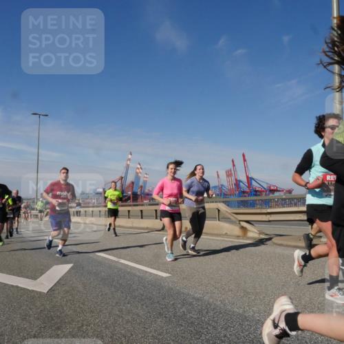 03.10.2025 - Köhlbrandbrückenlauf Matties Gatica Varas http://msf.ph/oto/8993317 03.10.2025 12:46:02 Position 2 41 meine-sportfotos.de