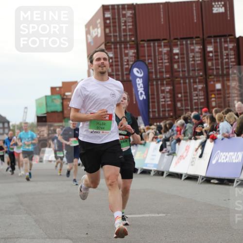 03.10.2025 - Köhlbrandbrückenlauf Yannick Fuchs http://msf.ph/oto/8993323 03.10.2025 16:04:00 Ziel 7257, 7281, 7599, 7798, 7862, 9306, 9377, 9744 meine-sportfotos.de